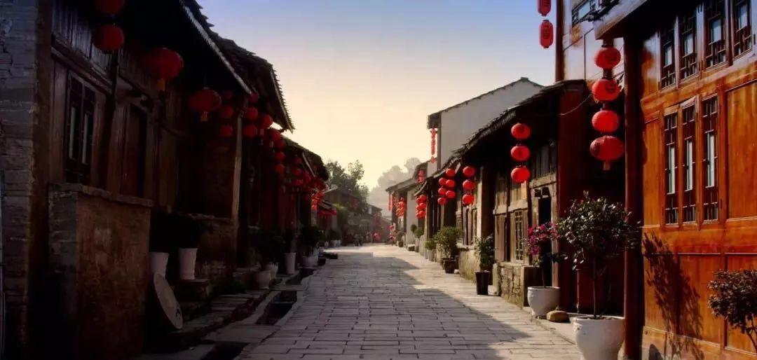 生肖兔: 2024年财运飙升, 钱包赚得鼓, 好运拦不住! 人生迎来上上签！